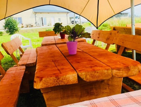 Vasaras degustāciju vieta z/s Celmi zvanu teltī