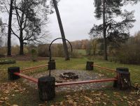Skats uz Ānes-Mēmeles muižas parka atpūtas un piknika vietu