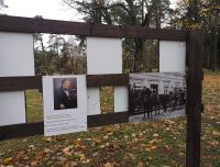 Informatīvā plan&scaron;ete par Ānes-Mēmeles muižu, vēsturi, Hānu ģimeni parkā