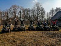Aizraujo&scaron;as ekskursijas ar kvadricikliem Green Road Trips pavasarī