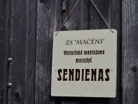 Ieeja ekspozīcijā Mačēnos